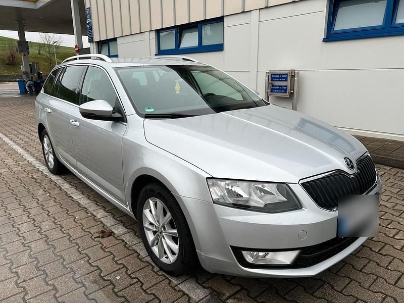 Usado Skoda Octavia 150 HP (110 kW) 2016 Cinzento Citadino