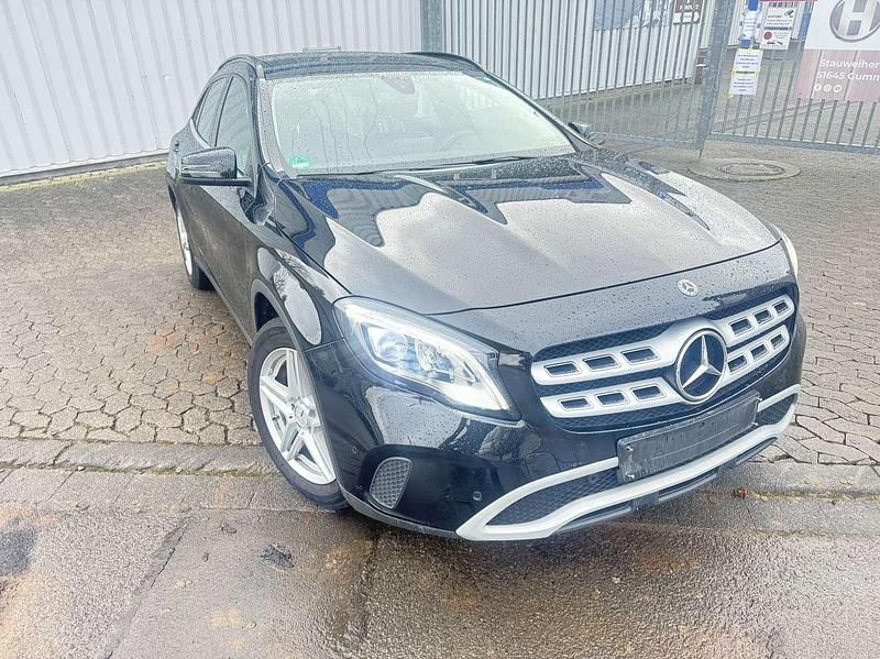 Gebraucht Mercedes GLA180 Style 122 PS (89 kW) 2018 Schwarz SUV