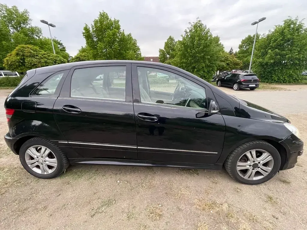 Gebraucht Mercedes B200 136 PS (100 kW) 2008 Schwarz Van / Kleinbus