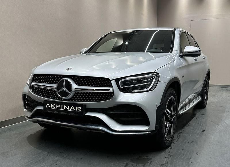 Gebraucht Mercedes GLC300e AMG line 211 PS (155 kW) 2020 Silber Coupé