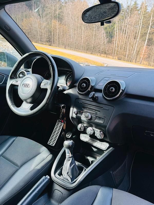 Gebraucht Audi A1 Design 122 PS (89 kW) 2011 Weiß Kleinwagen