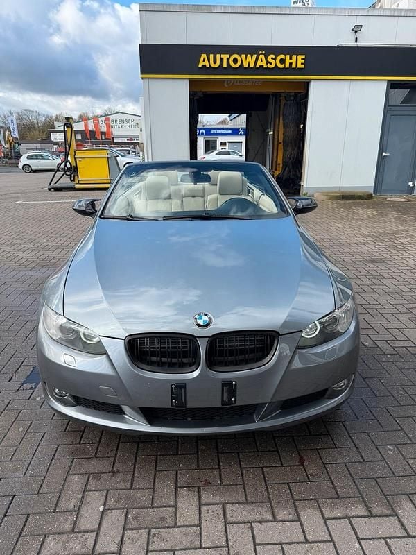 Gebraucht BMW 330 Cabriolet 231 PS (169 kW) 2008 Grau Cabrio