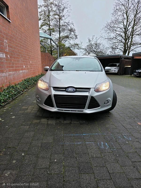 Gebraucht Ford Focus Titanium 163 PS (119 kW) 2013 Silber Limousine