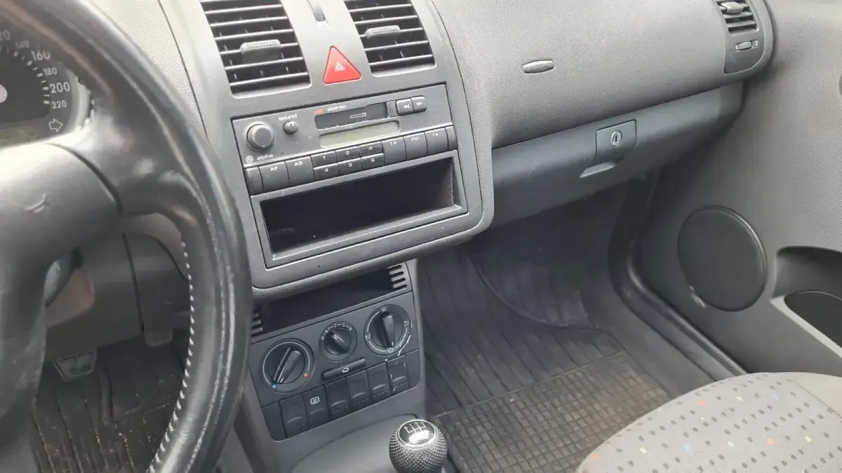Usata VW Polo 60 CV (44 kW) 2001 Argento Utilitaria