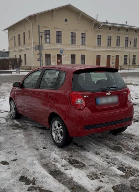 Second-hand Chevrolet Aveo 101 CP (74 kW) 2009 Roșu Hatchback