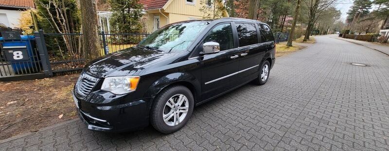 Schwarz Gebraucht 2014 Lancia Voyager Platinum Van / Kleinbus | 4.500 € (Guter Preis) - Bild 1/4