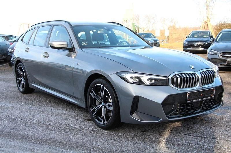Gebraucht BMW 330 M Sport 245 PS (180 kW) 2024 Grau Kombi