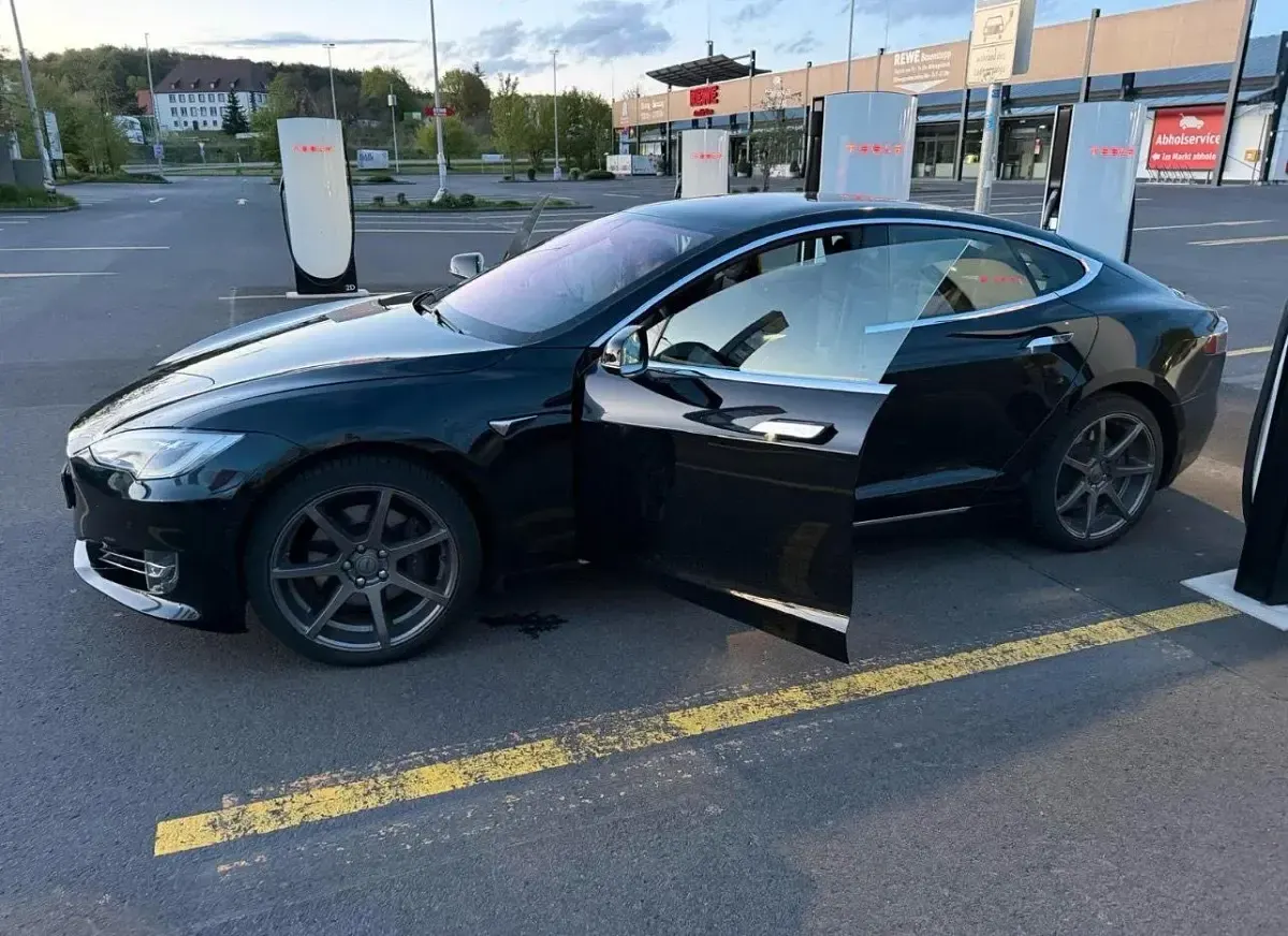 Usado Tesla Model S 350 kW (476 CV) 2019 Negro Utilitario