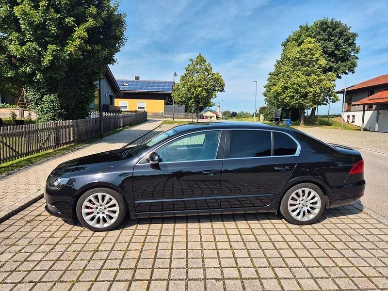 Gebraucht Skoda Superb 170 PS (125 kW) 2014 Schwarz Limousine