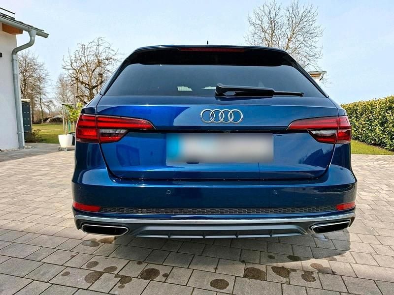 Gebraucht Audi A4 S-Line 190 PS (139 kW) 2019 Blau Kombi