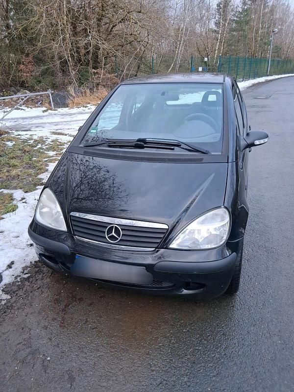 Schwarz Gebraucht 2004 Mercedes A160 Classic Kleinwagen | 700 € (Fairer Preis) - Bild 1/4