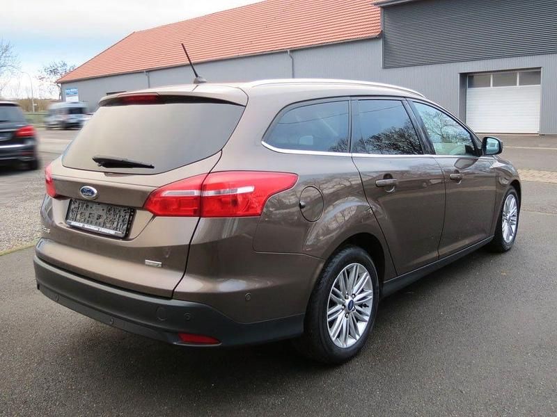 Gebraucht Ford Focus Titanium 125 PS (91 kW) 2018 Braun Limousine