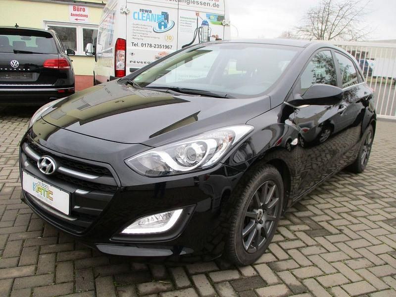 Schwarz Gebraucht 2016 Hyundai i30 YES! Limousine | 9.590 € (Fairer Preis) - Bild 1/4