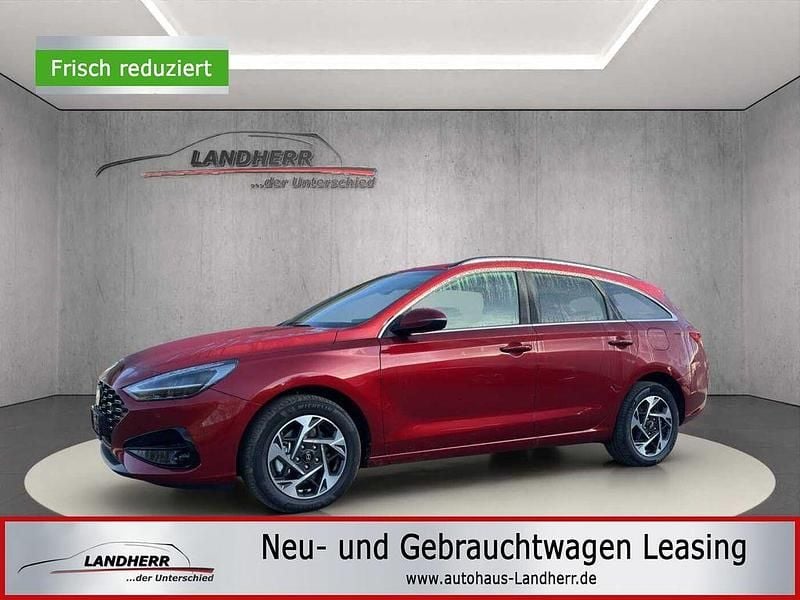 Rot Neu 2025 Hyundai i30 Limousine | 24.495 € (Superpreis) - Bild 1/4