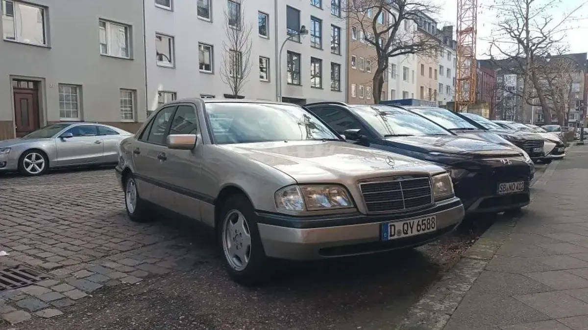 Gebraucht Mercedes C220 Classic 95 PS (69 kW) 1997 Grau Limousine