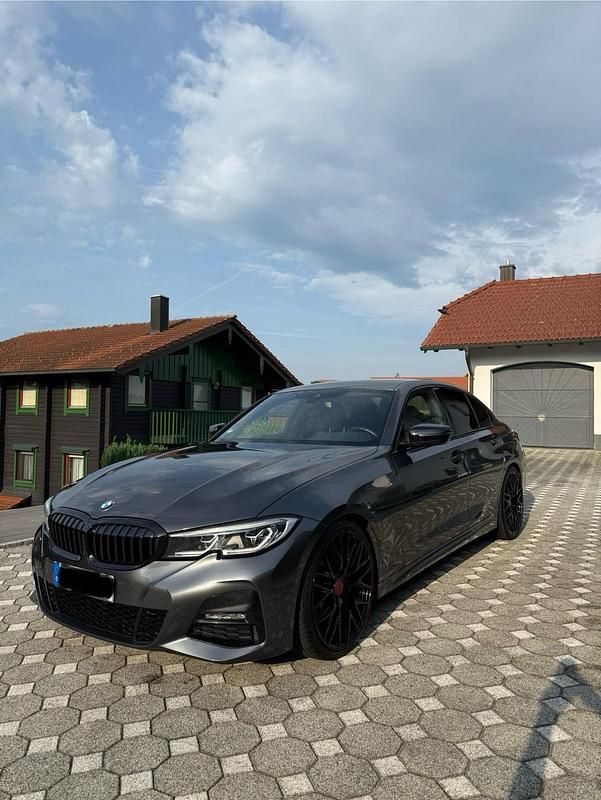 Gebraucht BMW 320 184 PS (135 kW) 2020 Grau Limousine