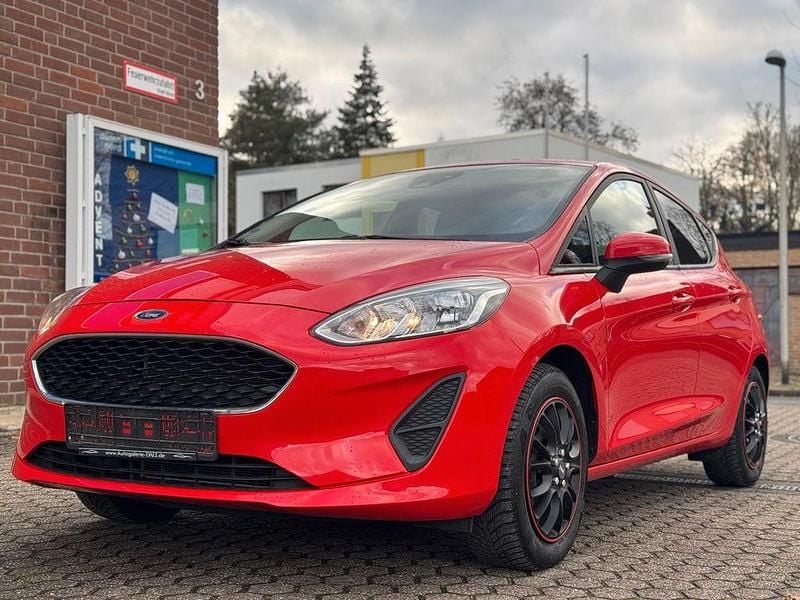 Rot Gebraucht 2019 Ford Fiesta Trend Limousine | 6.750 € (Guter Preis) - Bild 1/4