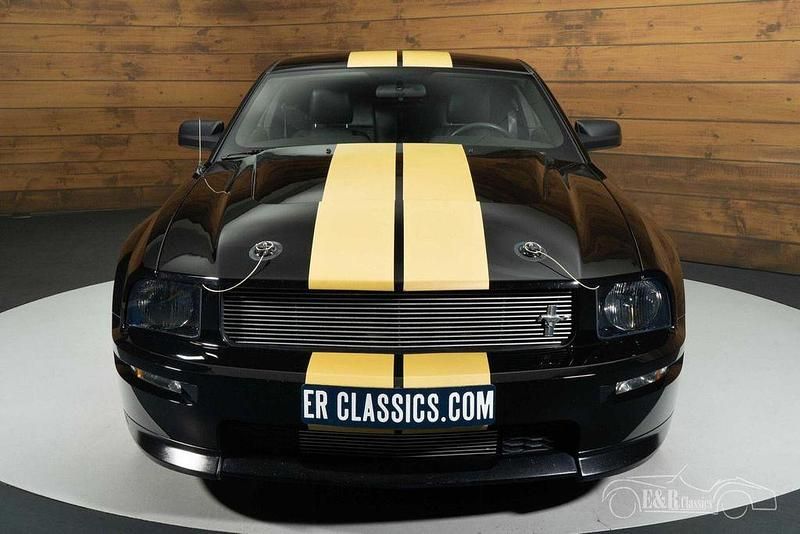 Second-hand Ford Mustang 325 CP (239 kW) 2006 Negru Coupe