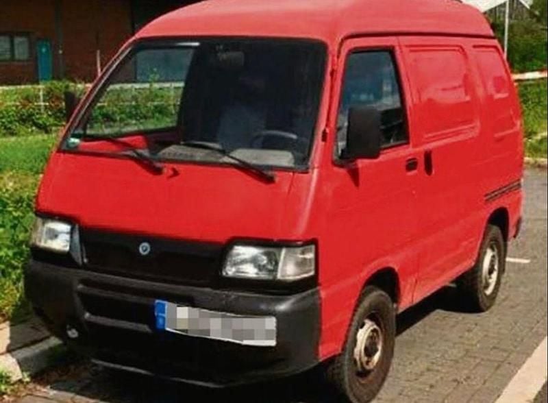 Gebraucht Piaggio Porter 65 PS (47 kW) 1999 Rot Van / Kleinbus