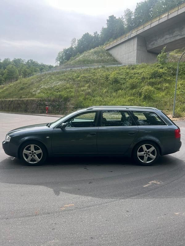 Gebraucht Audi A6 163 PS (119 kW) 2004 Grau Kombi
