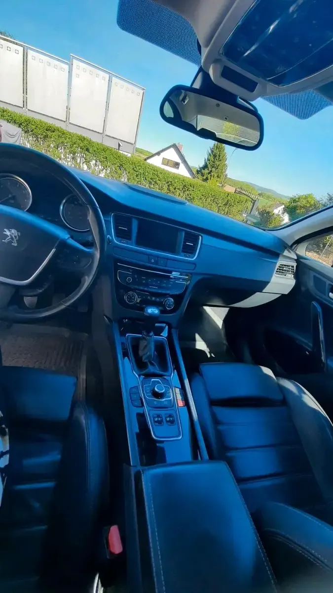 Gebraucht Peugeot 508 SW 156 PS (114 kW) 2011 Schwarz Kombi