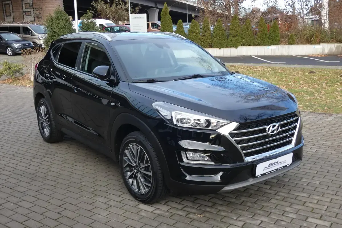 Gebraucht Hyundai Tucson Advantage 136 PS (100 kW) 2020 Phantom black / mic SUV