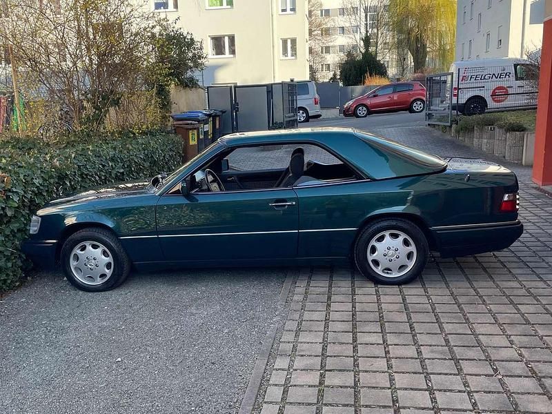 Gebraucht Mercedes E200 136 PS (100 kW) 1997 Grün Cabrio