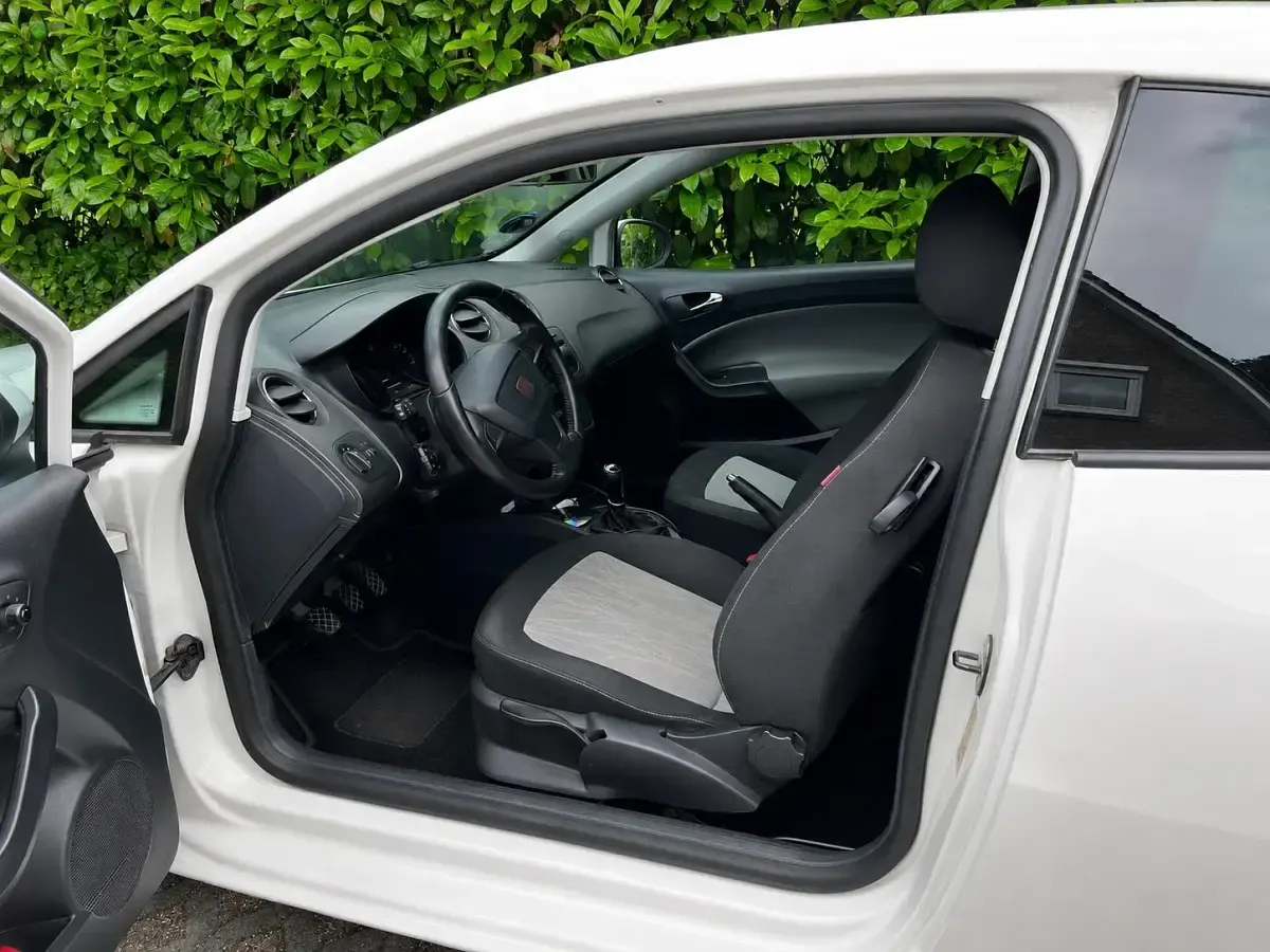 Gebraucht Seat Ibiza Reference 85 PS (62 kW) 2012 Weiß Coupé