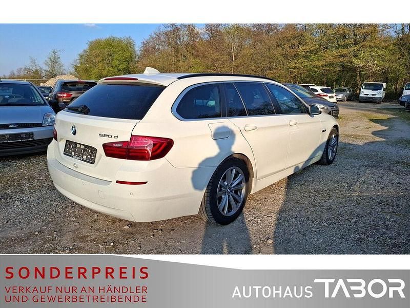 Gebraucht BMW 520 Sport Line 190 PS (139 kW) 2016 Alpinweiss iii Kombi