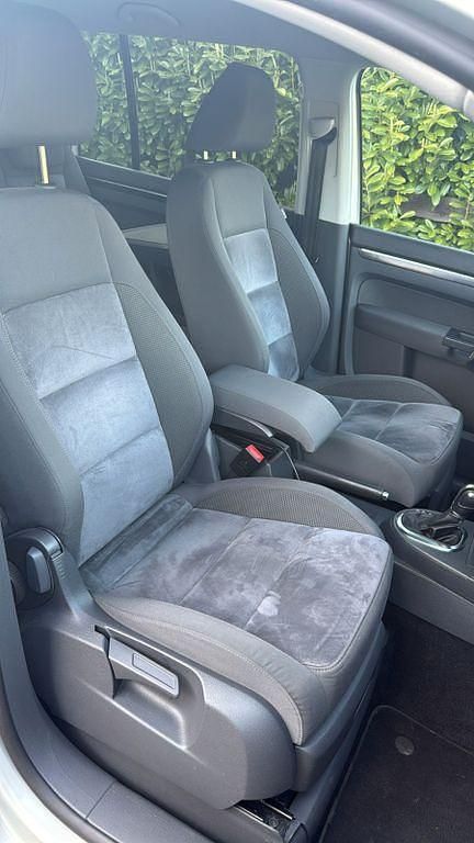 Gebraucht VW Touran Highline 140 PS (102 kW) 2010 Silber Van / Kleinbus