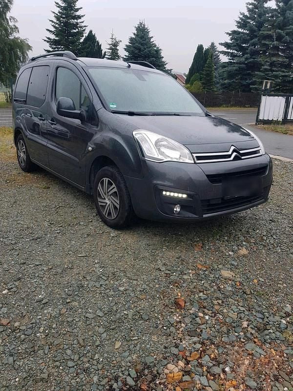 Grau Gebraucht 2016 Citroën Berlingo Van / Kleinbus | 6.200 € (Guter Preis) - Bild 1/4