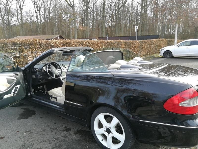 Gebraucht Mercedes CLK280 231 PS (169 kW) 2007 Schwarz Cabrio