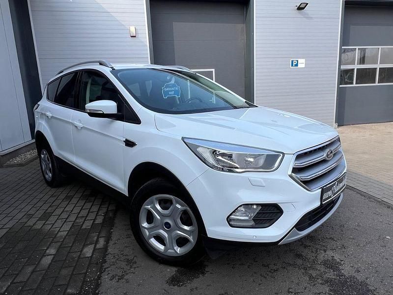 Gebraucht Ford Kuga Trend 120 PS (88 kW) 2018 Weiß SUV