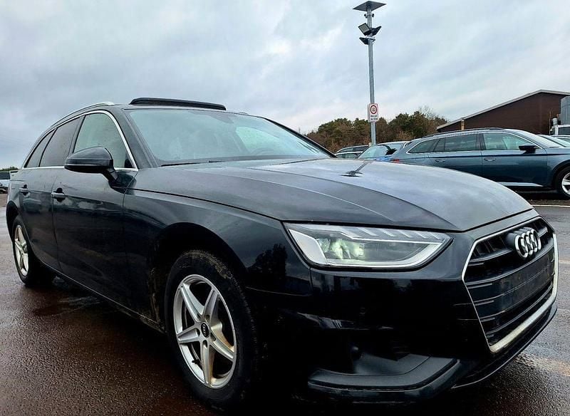 Gebraucht Audi A4 Ambiente 136 PS (100 kW) 2021 Schwarz Limousine