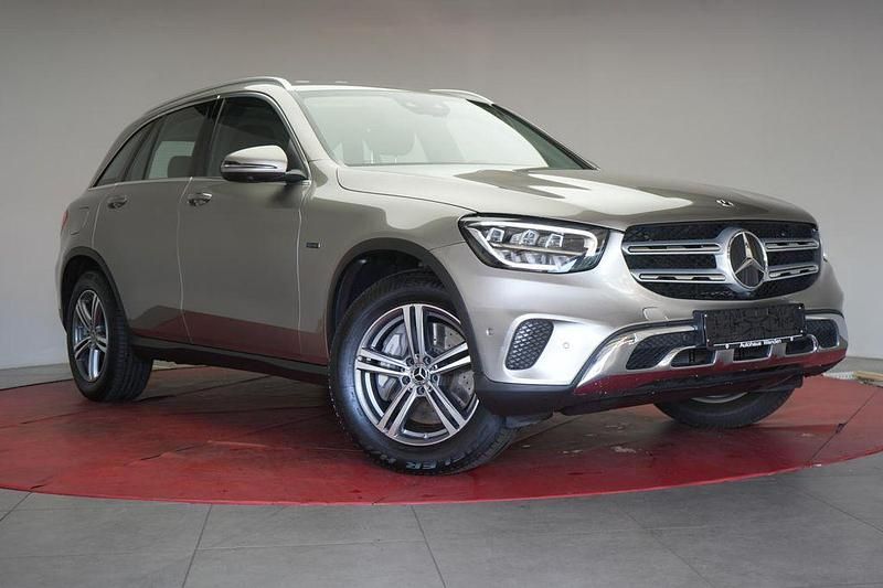 Mojave silver Gebraucht 2021 Mercedes GLC300e SUV | 39.490 € (Guter Preis) - Bild 1/4