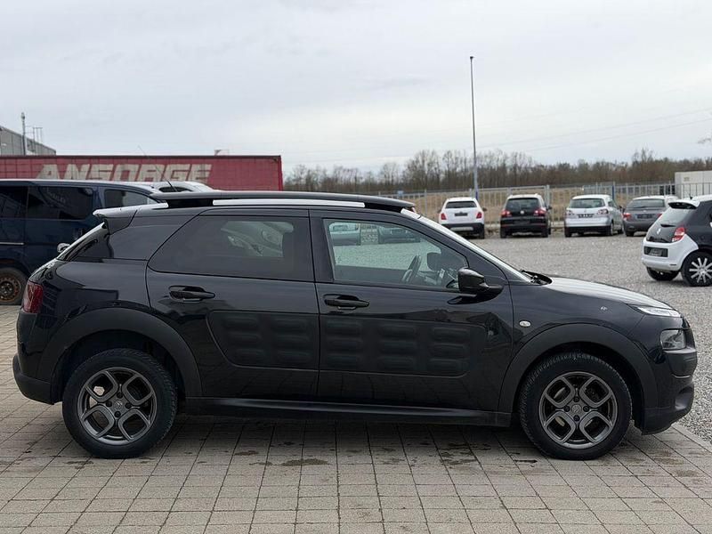 Gebraucht Citroën C4 Shine 99 PS (72 kW) 2016 Schwarz Limousine