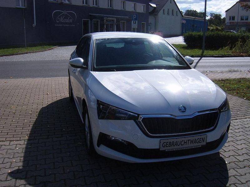 Gebraucht Skoda Scala Style 116 PS (85 kW) 2020 Weiß Kleinwagen