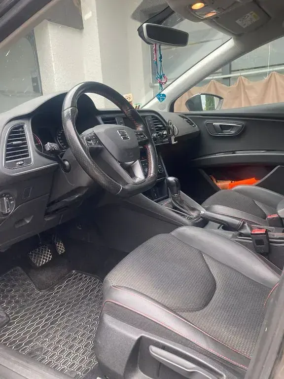 Używany Seat Leon ST FR 184 KM (135 kW) 2016 Szary Kombi