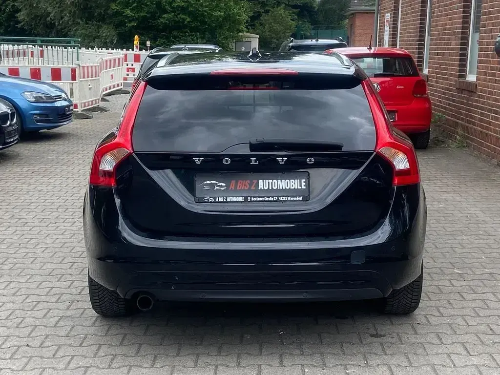 Gebraucht Volvo V60 Summum 114 PS (83 kW) 2015 Schwarz Kombi