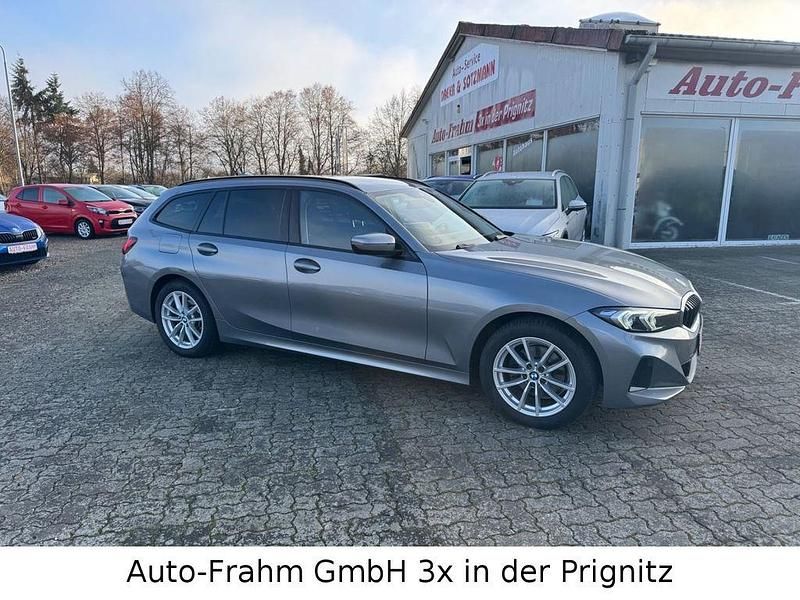 Gebraucht BMW 320 190 PS (139 kW) 2023 Grau Kombi