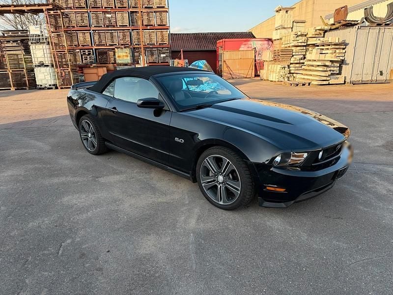 Gebraucht Ford Mustang GT 401 PS (294 kW) 2011 Schwarz Cabrio