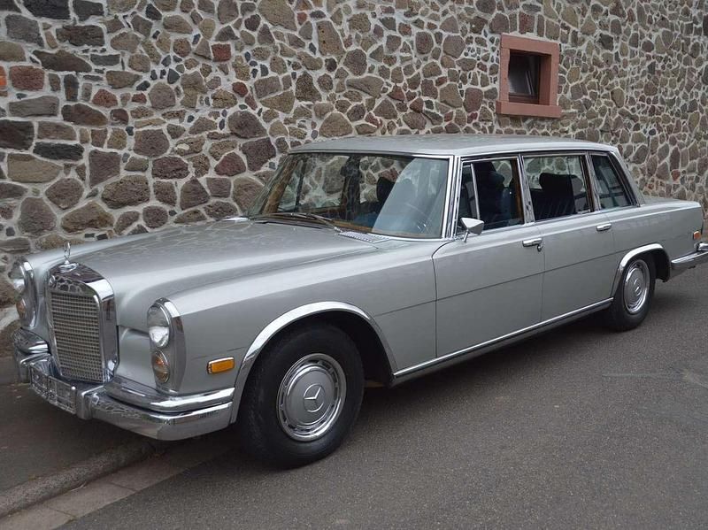 Silber Gebraucht 1971 Mercedes 600 Limousine | 119.000 € - Bild 1/4