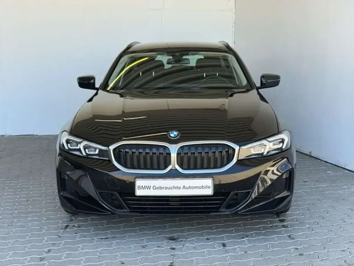 Gebraucht BMW 318 Sport Line 150 PS (110 kW) 2023 Schwarz Kombi
