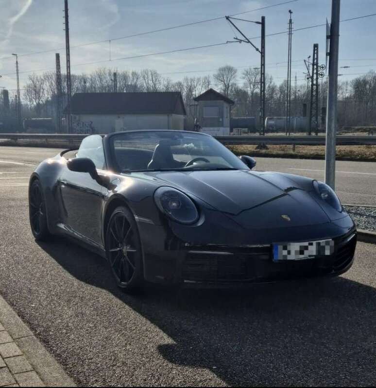 Schwarz Gebraucht 2021 Porsche 911 Carrera 4 Cabriolet Cabrio | 132.000 € (Fairer Preis) - Bild 1/4
