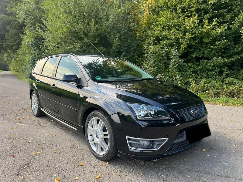 Schwarz Gebraucht 2007 Ford Focus S Kombi | 3.380 € (Fairer Preis) - Bild 1/4