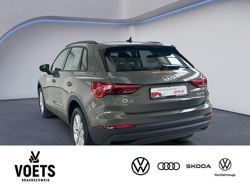 Gebraucht Audi Q3 Basis 150 PS (110 kW) 2025 Chronosgrau metallic SUV