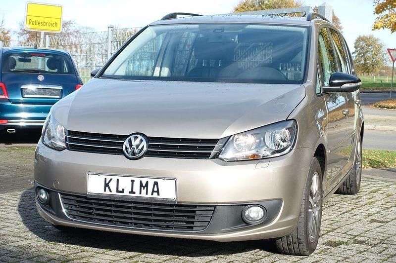 Beige Gebraucht 2012 VW Touran Match Van / Kleinbus | 4.990 € (Superpreis) - Bild 1/4