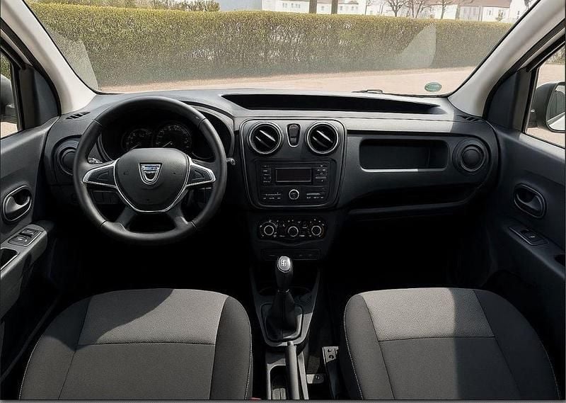 Gebraucht Dacia Dokker Comfort 102 PS (75 kW) 2018 Weiß Van / Kleinbus