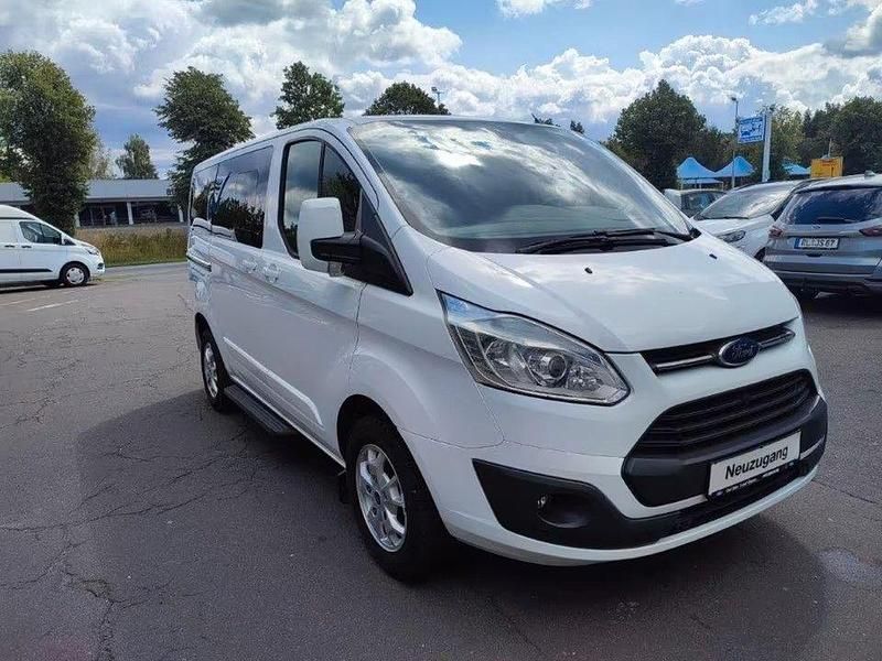 Weiß Gebraucht 2013 Ford Tourneo Custom Titanium Kombi | 13.995 € - Bild 1/4