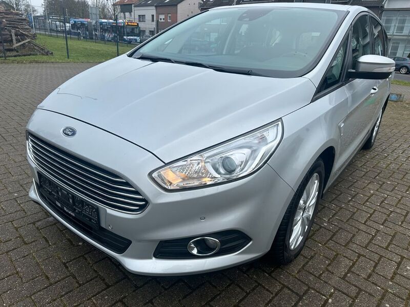 Polarsilber metallic Gebraucht 2019 Ford S-MAX Business Edition Van / Kleinbus | 10.999 € (Fairer Preis) - Bild 1/4